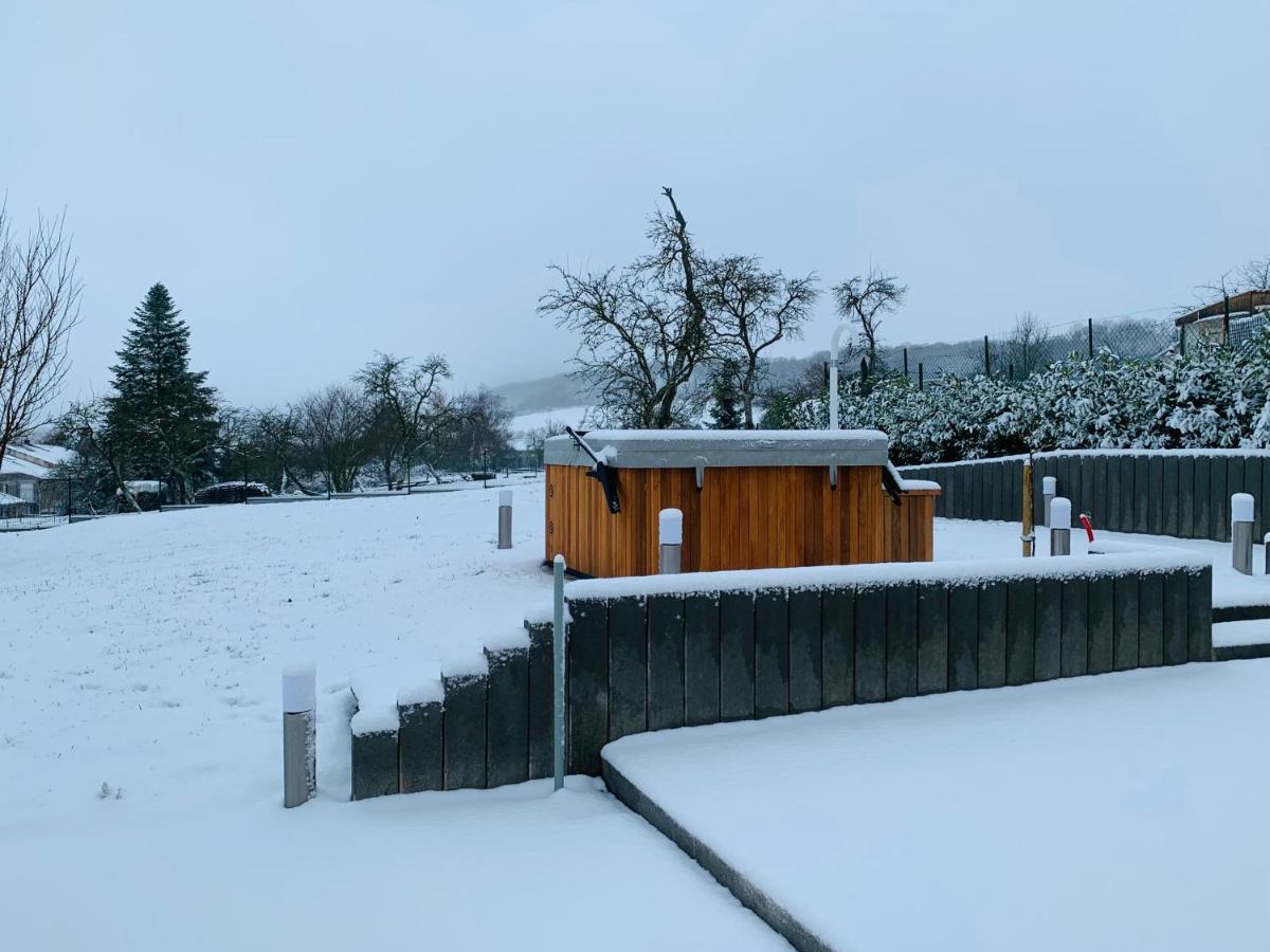 Chez La Rose Luxueuse Cottage Avec Jacuzzi Rouvres-la-Chétive Exterior foto